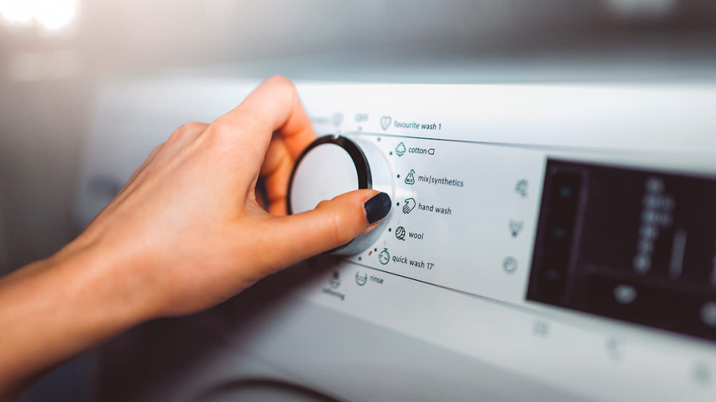 How to wash black jeans in the machine automatically and manually
