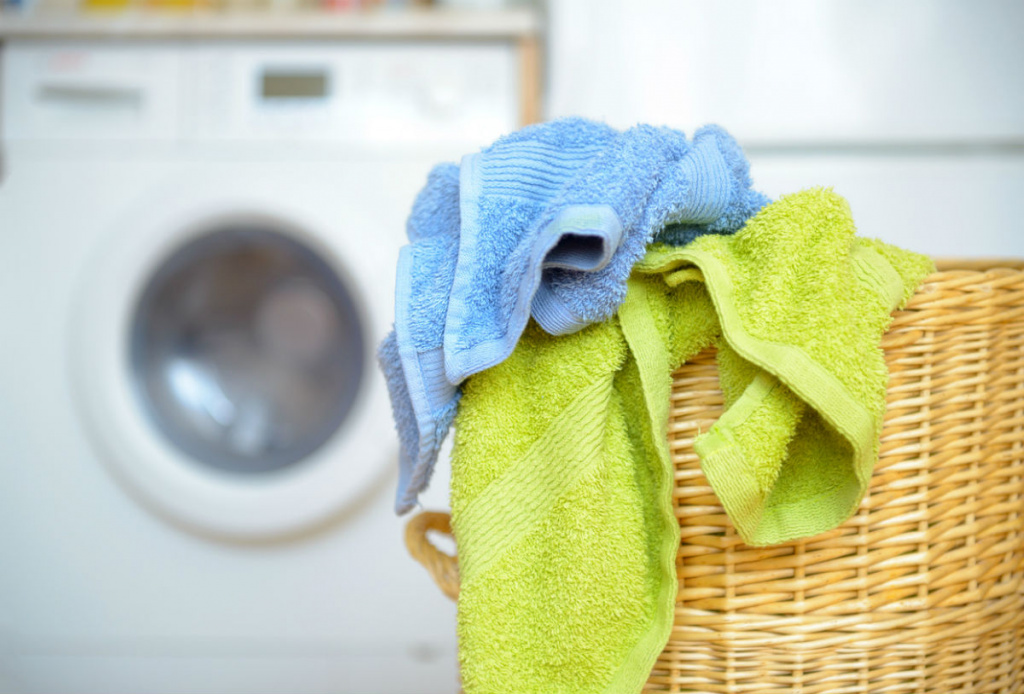 How to wash towels: in an automatic washing machine (on what mode, program, at what temperature) and how often, how to process manually