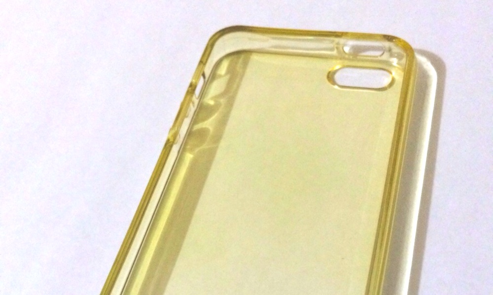 How to clean the case from yellowness