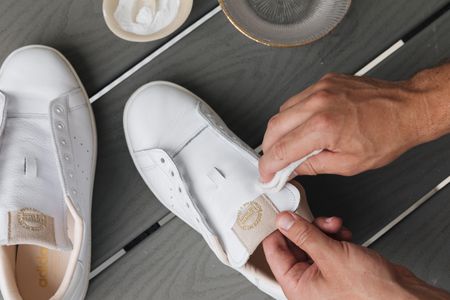 How to wash white sneakers